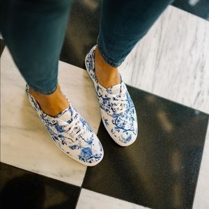 Blue and white toile keds size 8.5 new in box